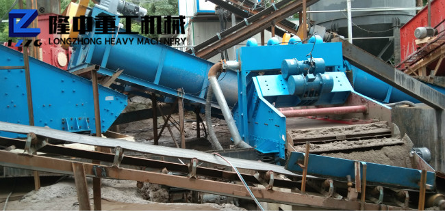 輪斗洗砂機與螺旋洗砂機相比，清洗效果更好